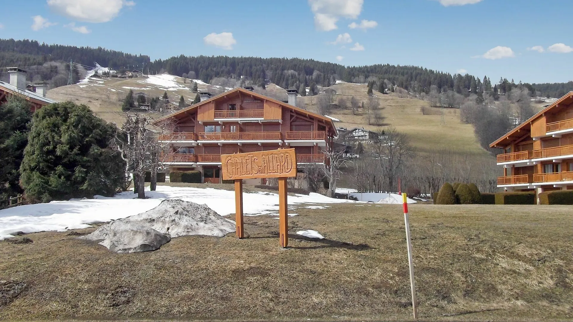 Comfortable, 1-Bedroom Apartment In Megeve With Mountain Views At The 0*,
